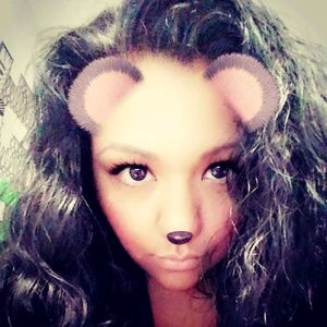 Meet your Posher, Alma